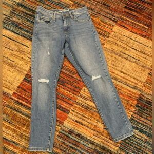 Universal Tread Target size 24/ 00 high rise skinny crop jeans light distressed
